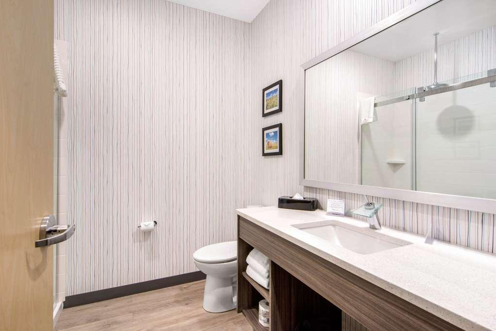 Comfort Inn & Suites North Battleford Bagian luar foto