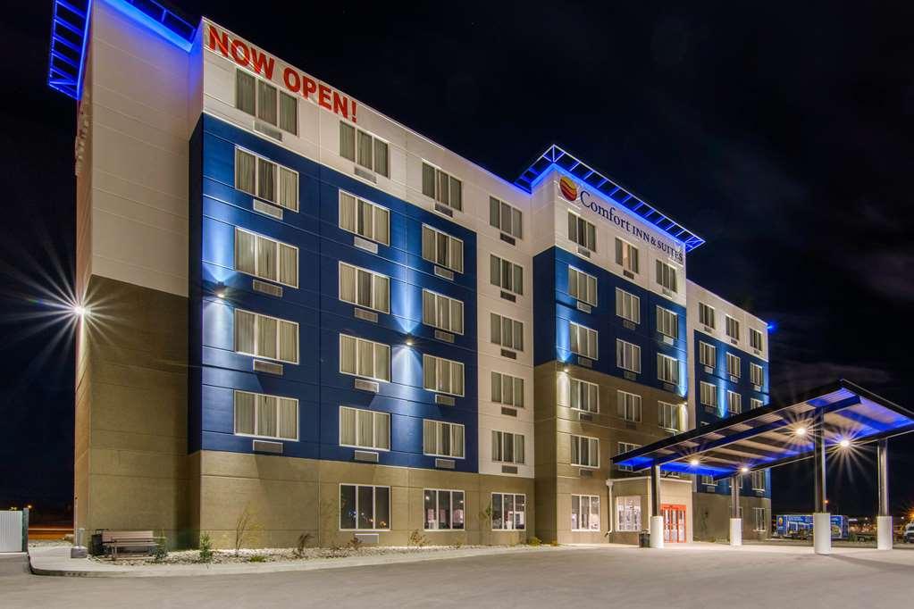 Comfort Inn & Suites North Battleford Bagian luar foto