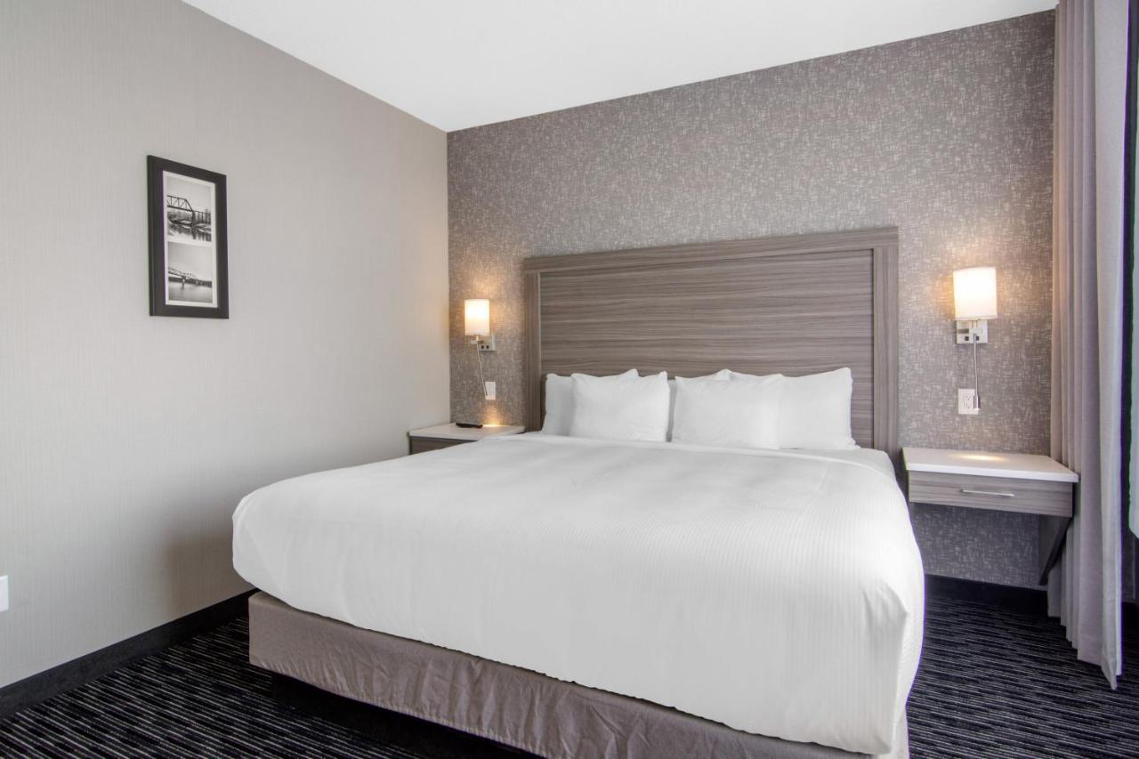 Comfort Inn & Suites North Battleford Bagian luar foto