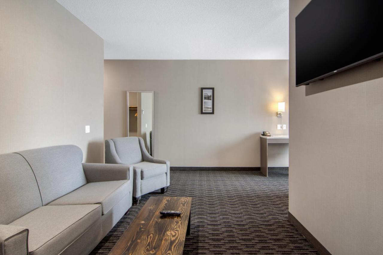 Comfort Inn & Suites North Battleford Bagian luar foto