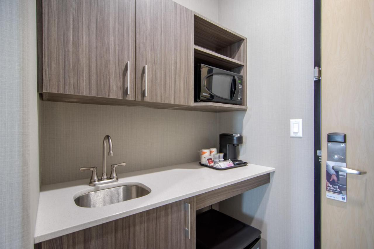Comfort Inn & Suites North Battleford Bagian luar foto