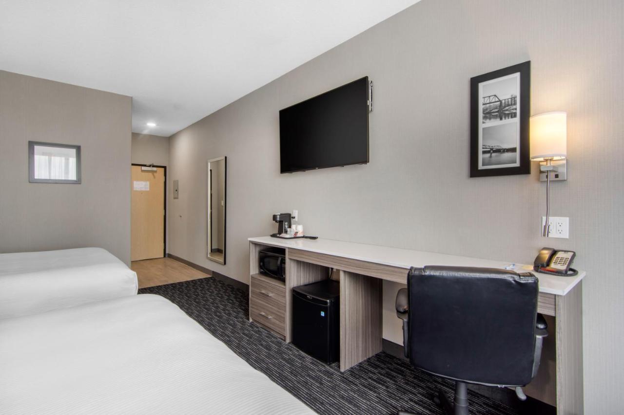 Comfort Inn & Suites North Battleford Bagian luar foto