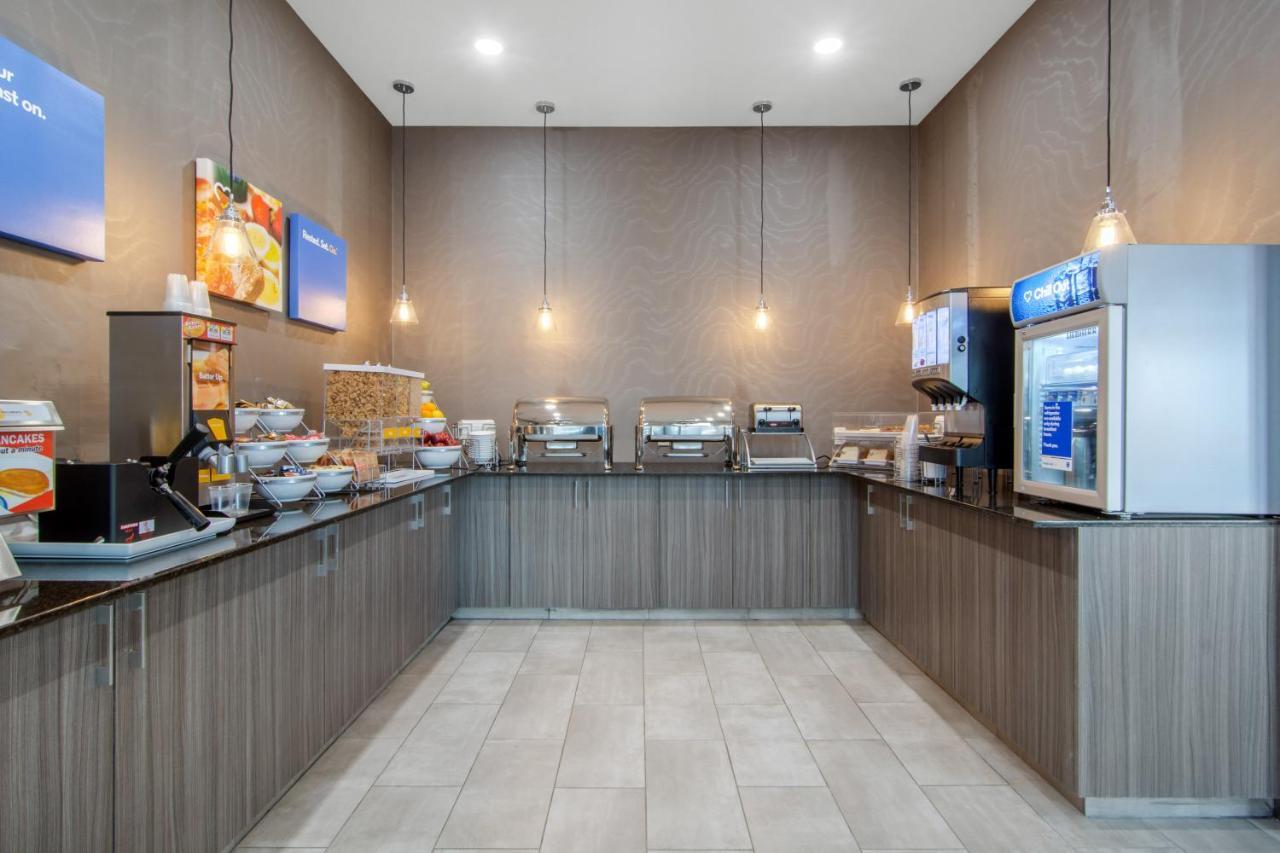 Comfort Inn & Suites North Battleford Bagian luar foto