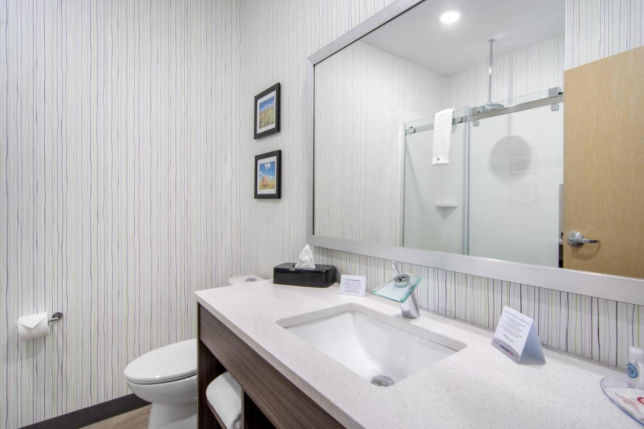 Comfort Inn & Suites North Battleford Bagian luar foto
