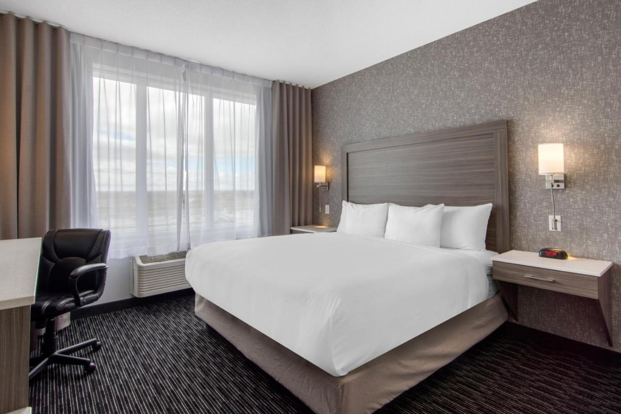Comfort Inn & Suites North Battleford Bagian luar foto
